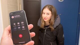 Хорошо, что моя девушка всегда опаздывает и у меня есть время трахнуть ее подруг порно